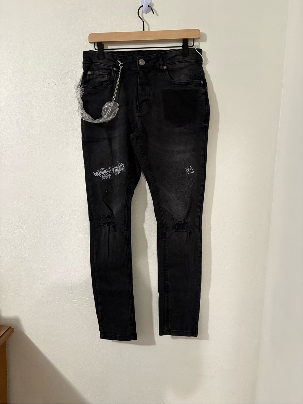 NWT Brave Soul London Skinny Fit Graffiti Jeans | Size: 30R